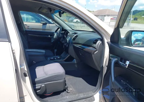 2011 Kia Sorento Lx из США, поврежденный, VIN 5XYKTDA15BG172374